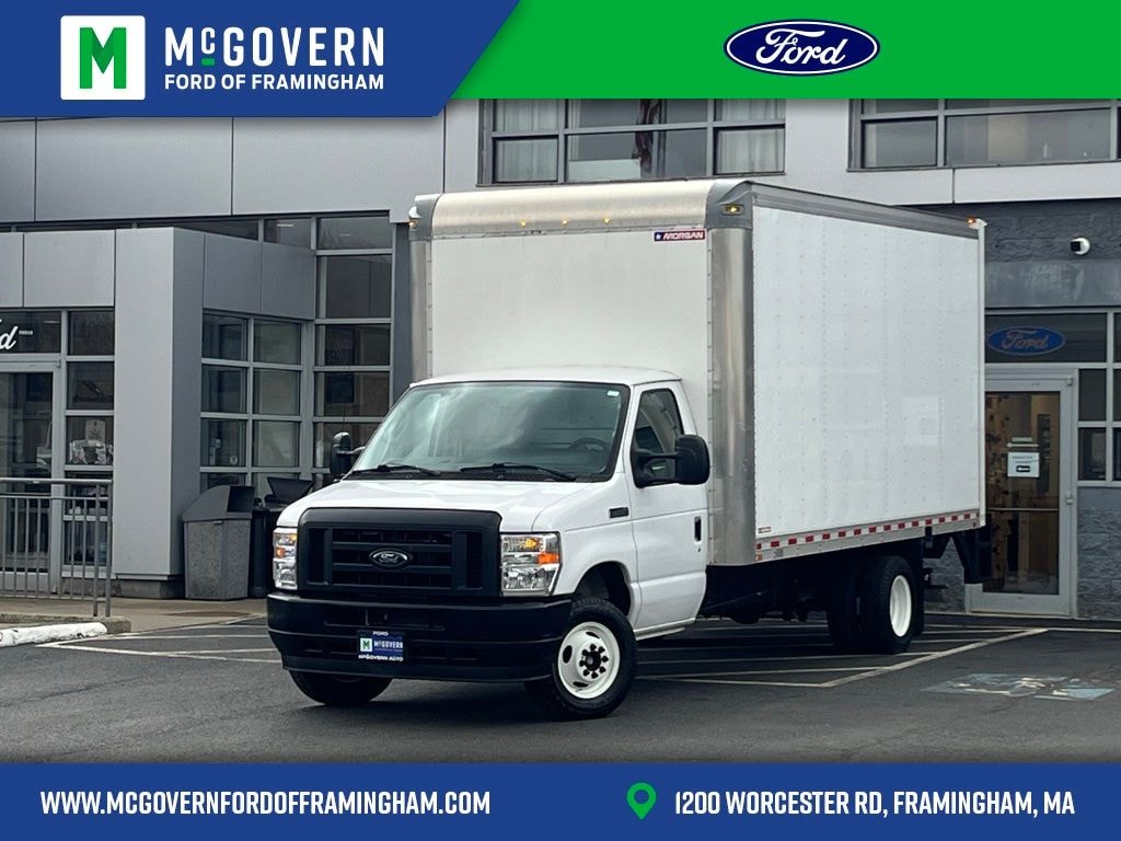 Used 2022 Ford E-450 Cutaway Base Truck