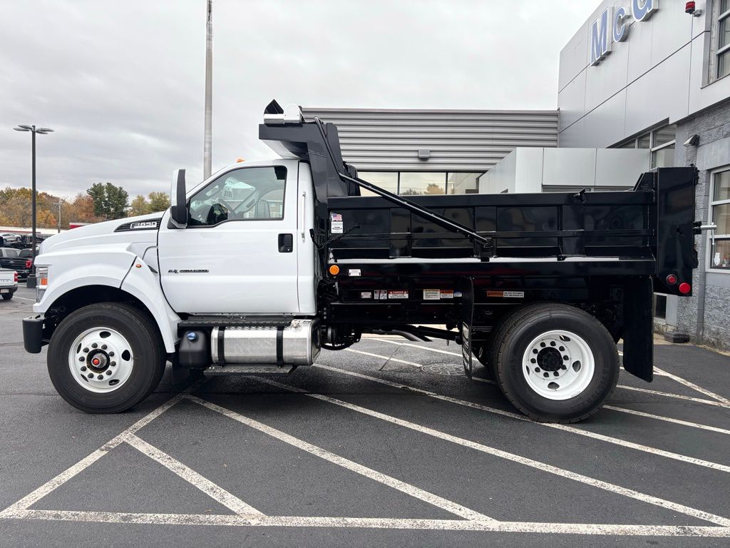 2026 Ford F-650 photo 2