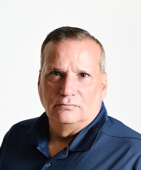 Staff member Frank Burns from f0ca7474b0ff