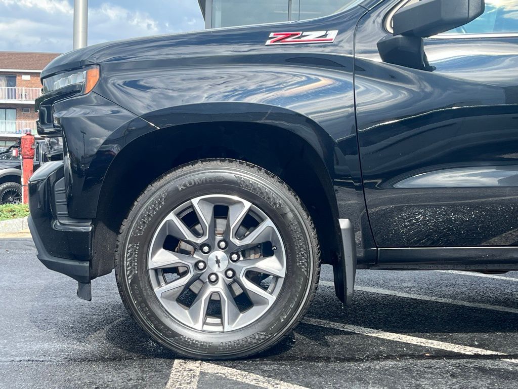 2020 Chevrolet Silverado 1500 RST photo 2