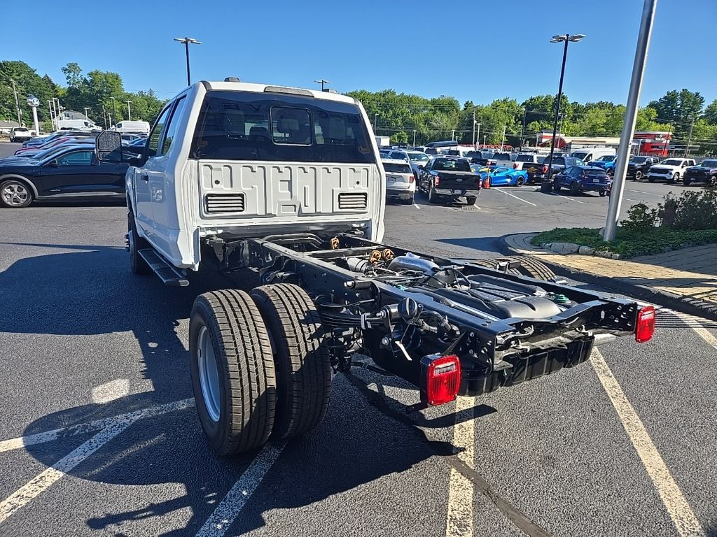 2025 Ford F-350 photo 4