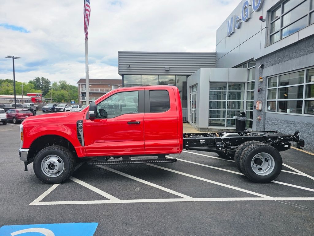 New 2026 Ford F-350SD Truck Super Cab