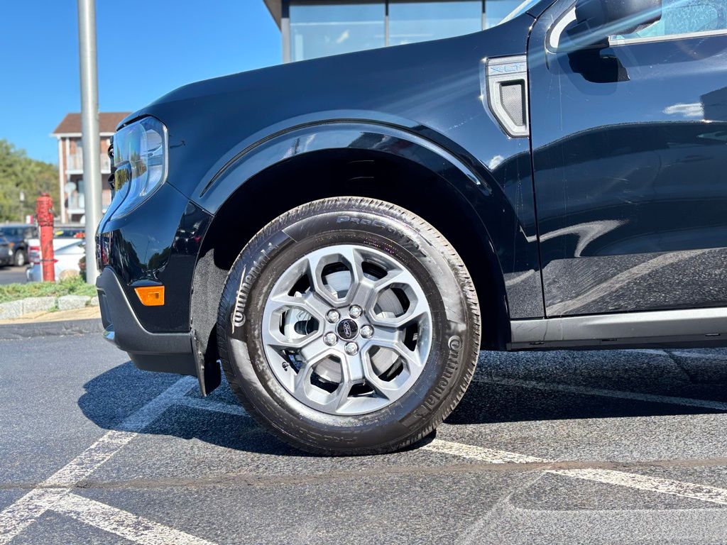 2025 Ford Maverick XLT photo 2