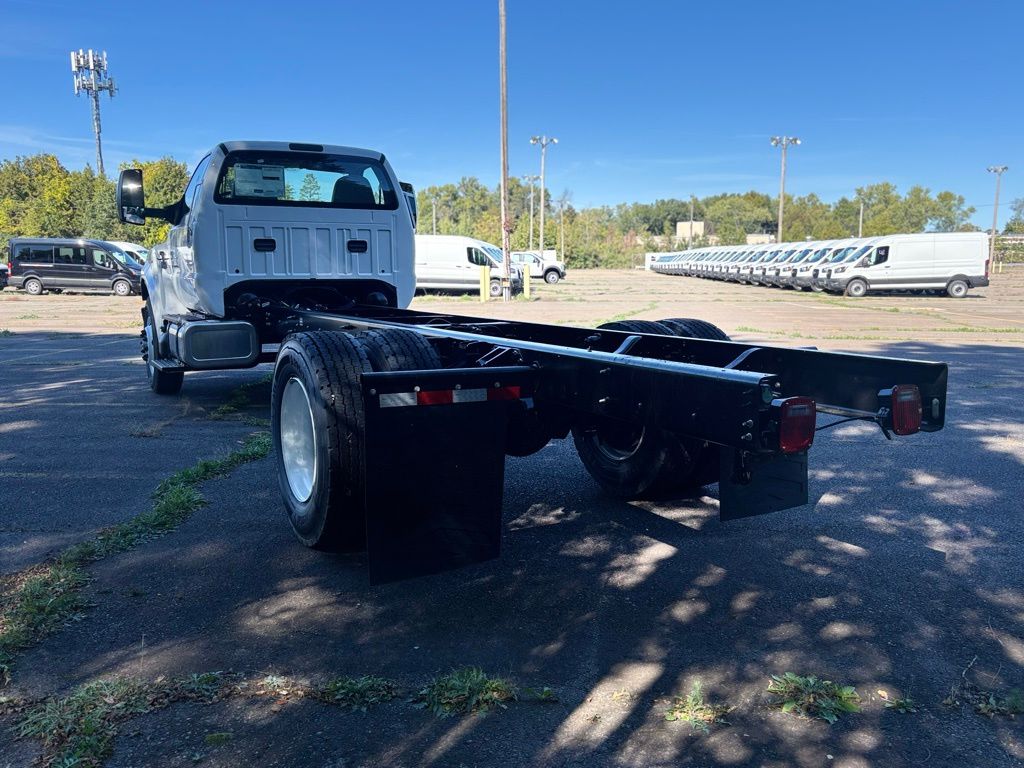 2026 Ford F-650 photo 3