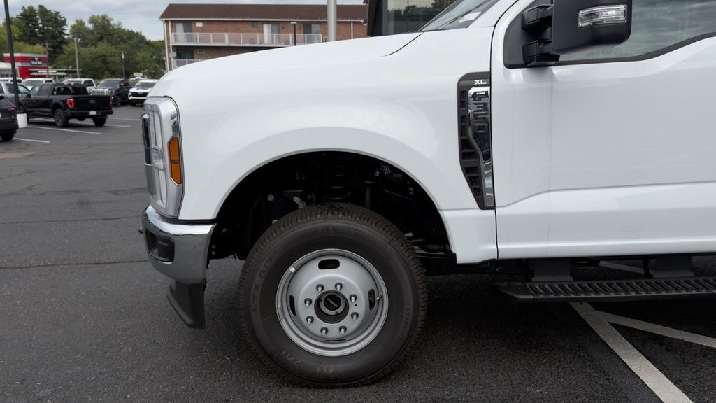 New 2026 Ford F-350SD Super Cab Chassis XL TRUCK
