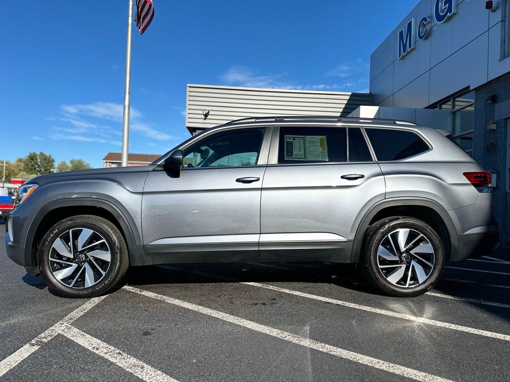 2024 Volkswagen Atlas SE Technology photo 3