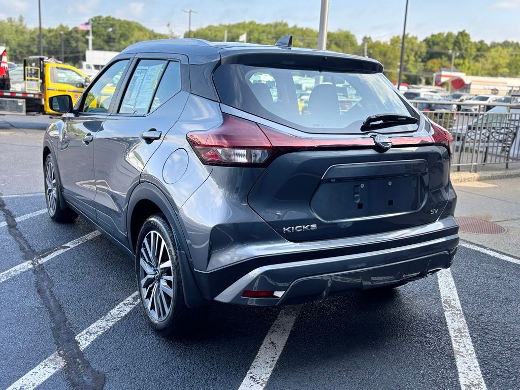 2022 Nissan Kicks SV photo 3