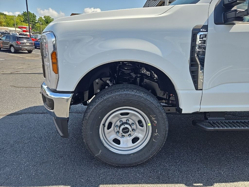 2026 Ford F-350 photo 3