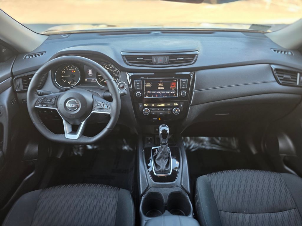 Used 2020 Nissan Rogue SV SUV