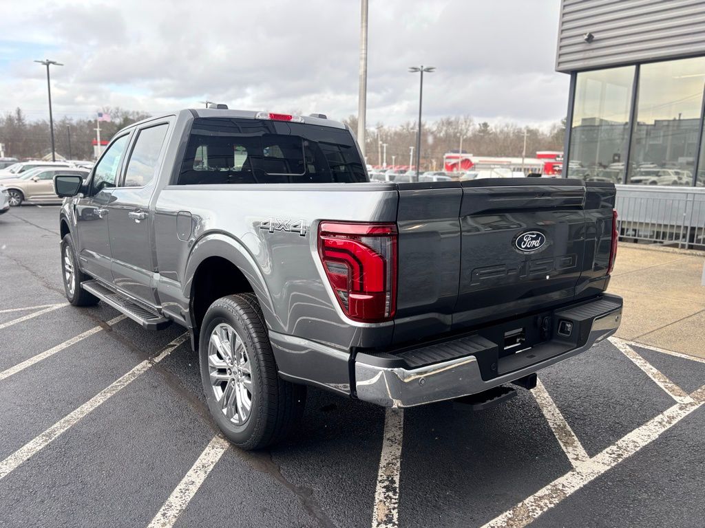 2025 Ford F-150 Lariat photo 3