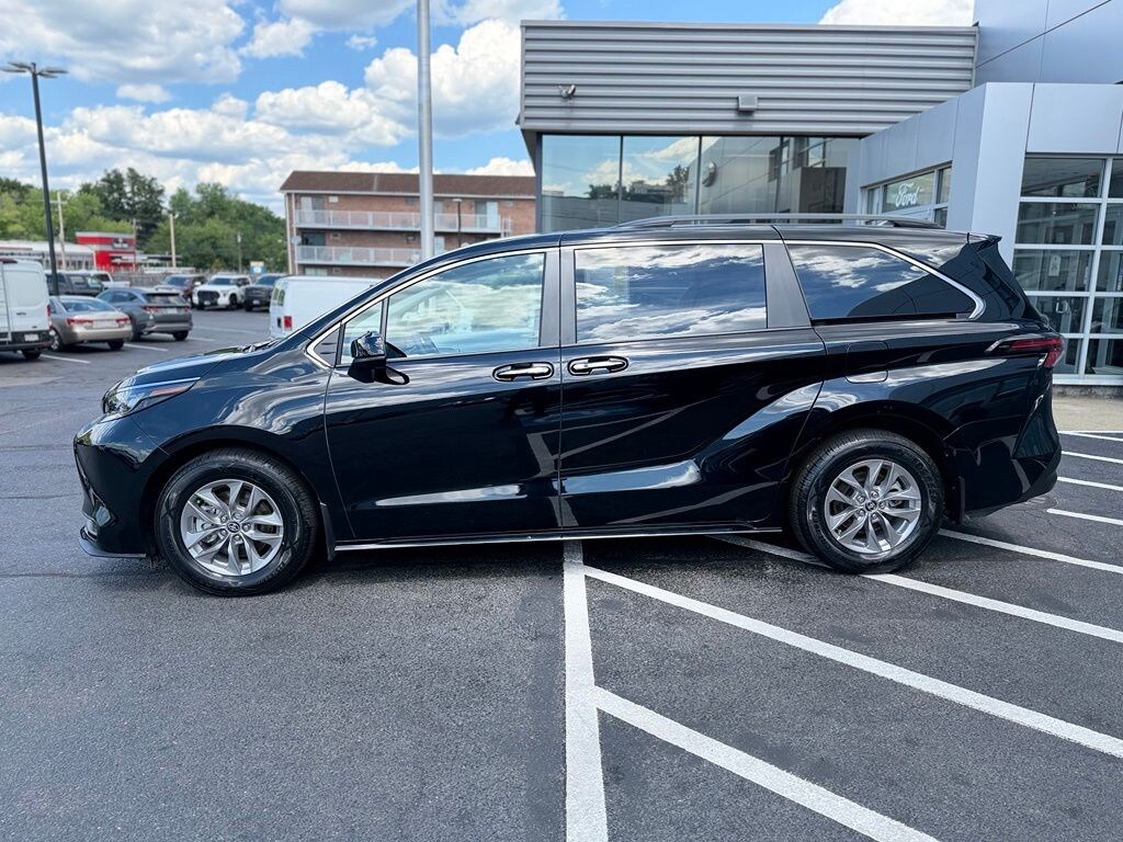 Used 2025 Toyota Sienna XLE Van Passenger Van