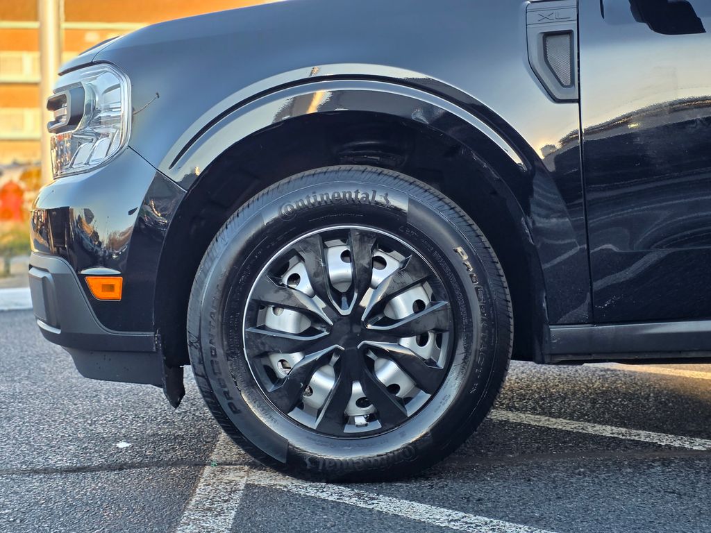 2024 Ford Maverick XL photo 2