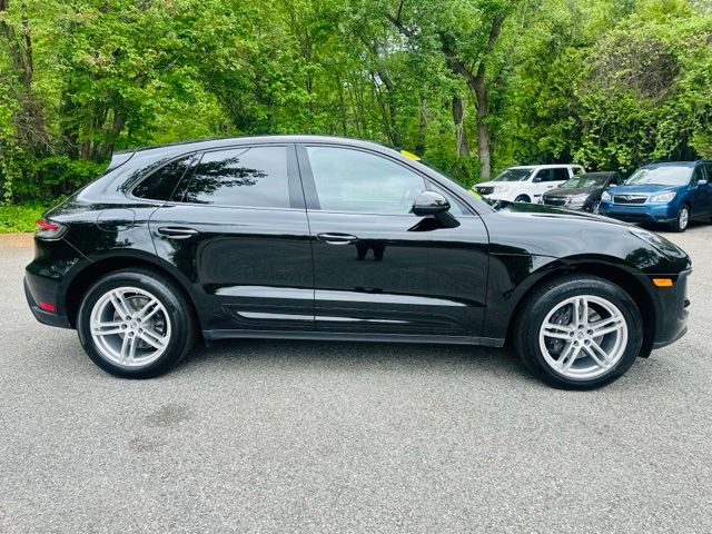 2023 Porsche Macan Base photo 4