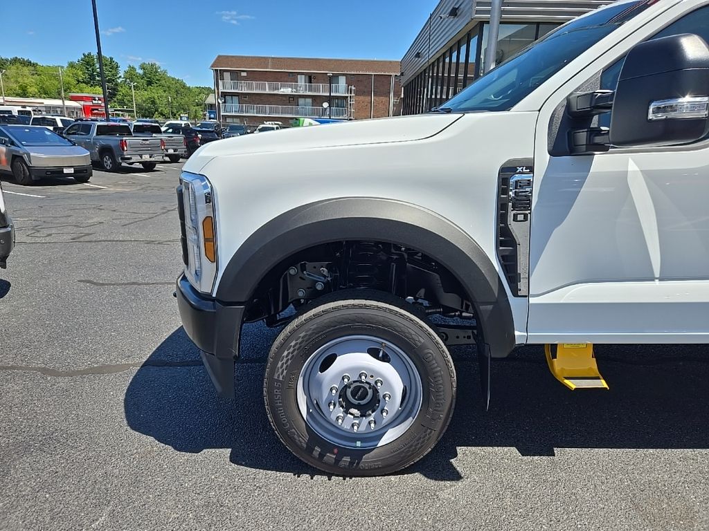 2025 Ford F-550 XL photo 4