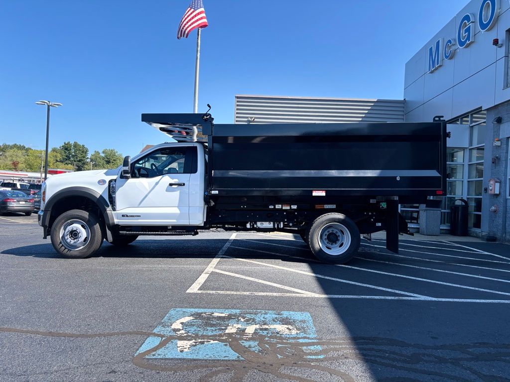 2024 Ford F-600 photo 2