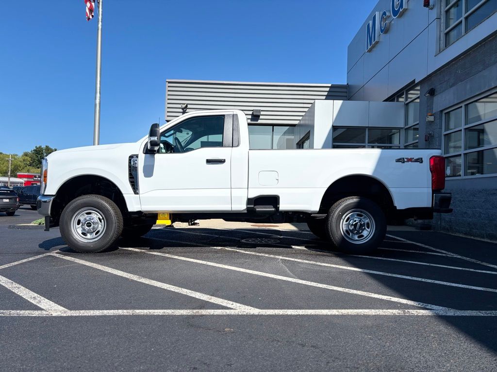 2026 Ford F-250 photo 2