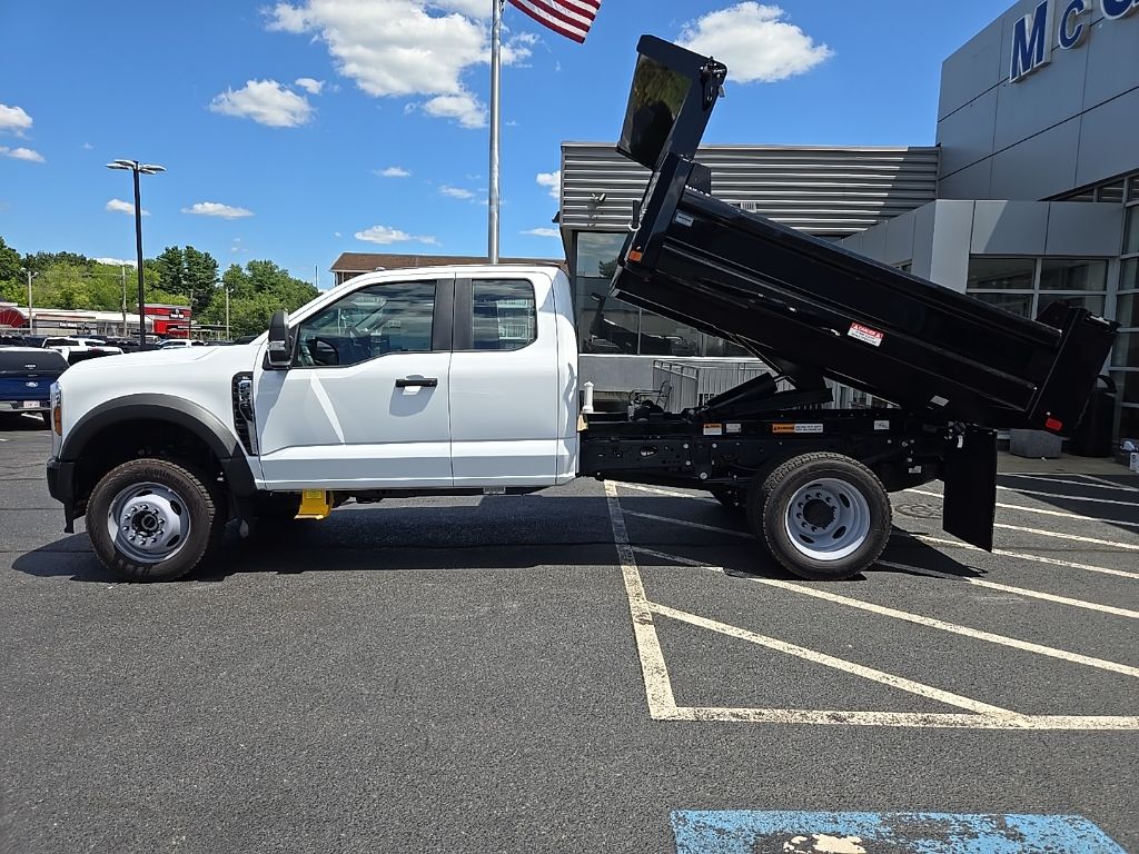 2025 Ford F-550 XL photo 3