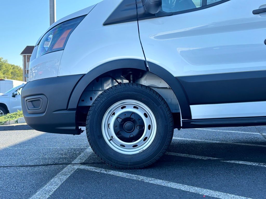 2025 Ford Transit photo 3
