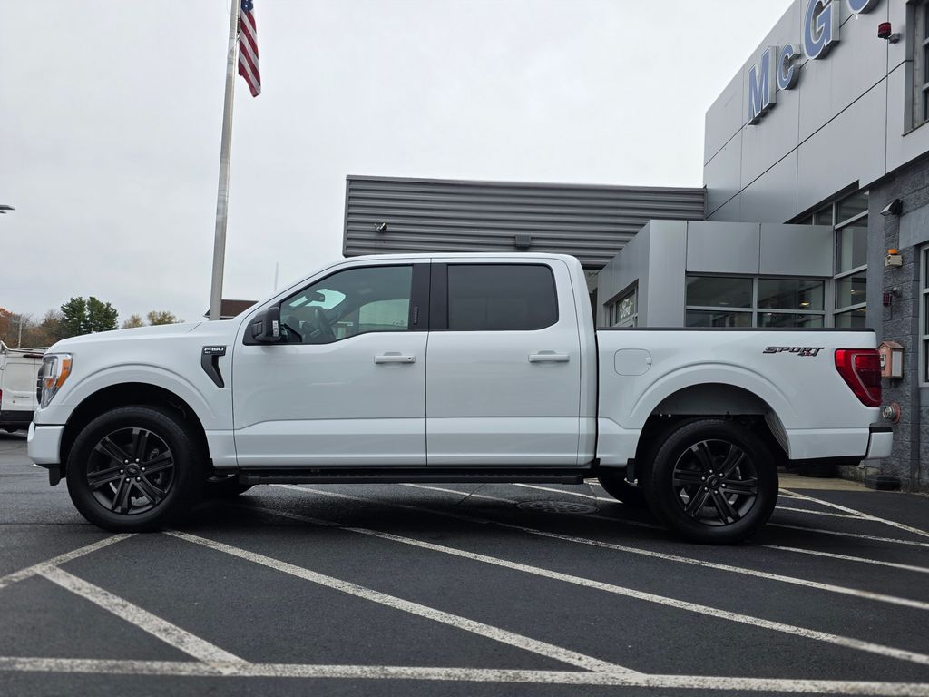 2021 Ford F-150 XLT photo 2
