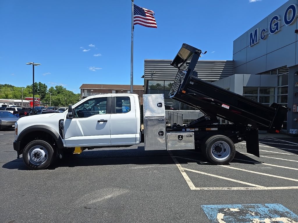 2025 Ford F-550 XL photo 3