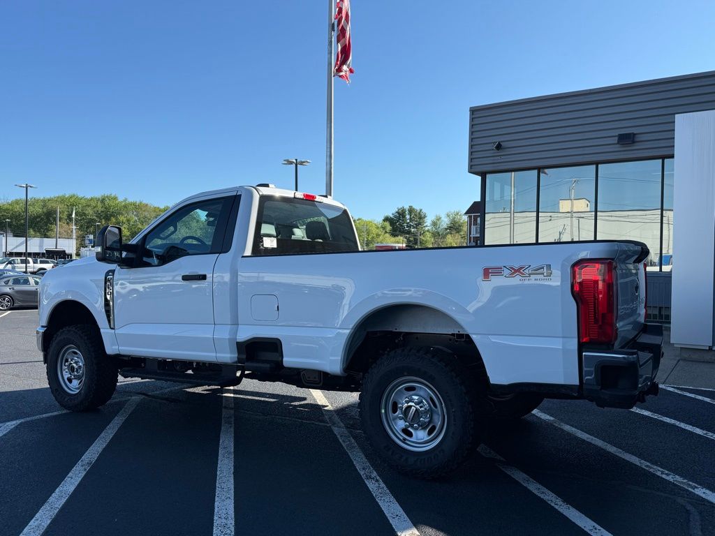 2025 Ford F-350 XL photo 4