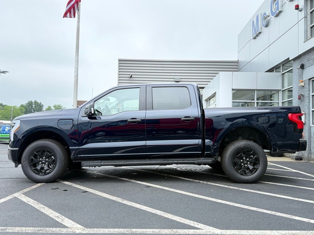 New 2025 Ford F-150 Lightning XLT 240 mile (eAWD) EPA-est. range Truck SuperCrew Cab