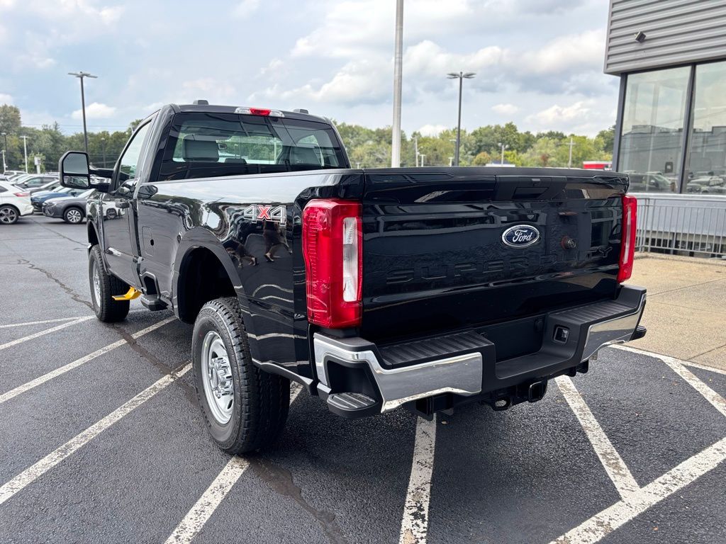 2026 Ford F-350 photo 3