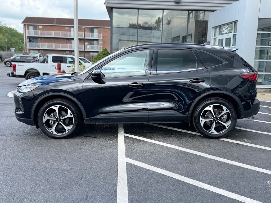 Used 2025 Ford Escape ST-Line Select SUV