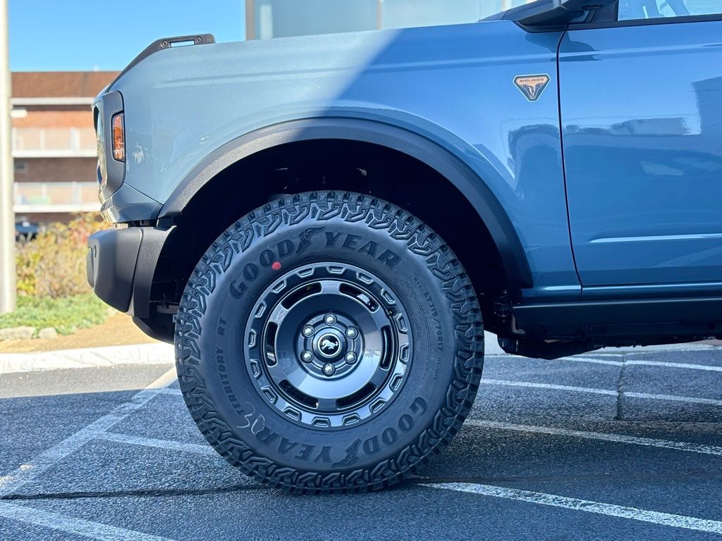 2025 Ford Bronco Badlands photo 3