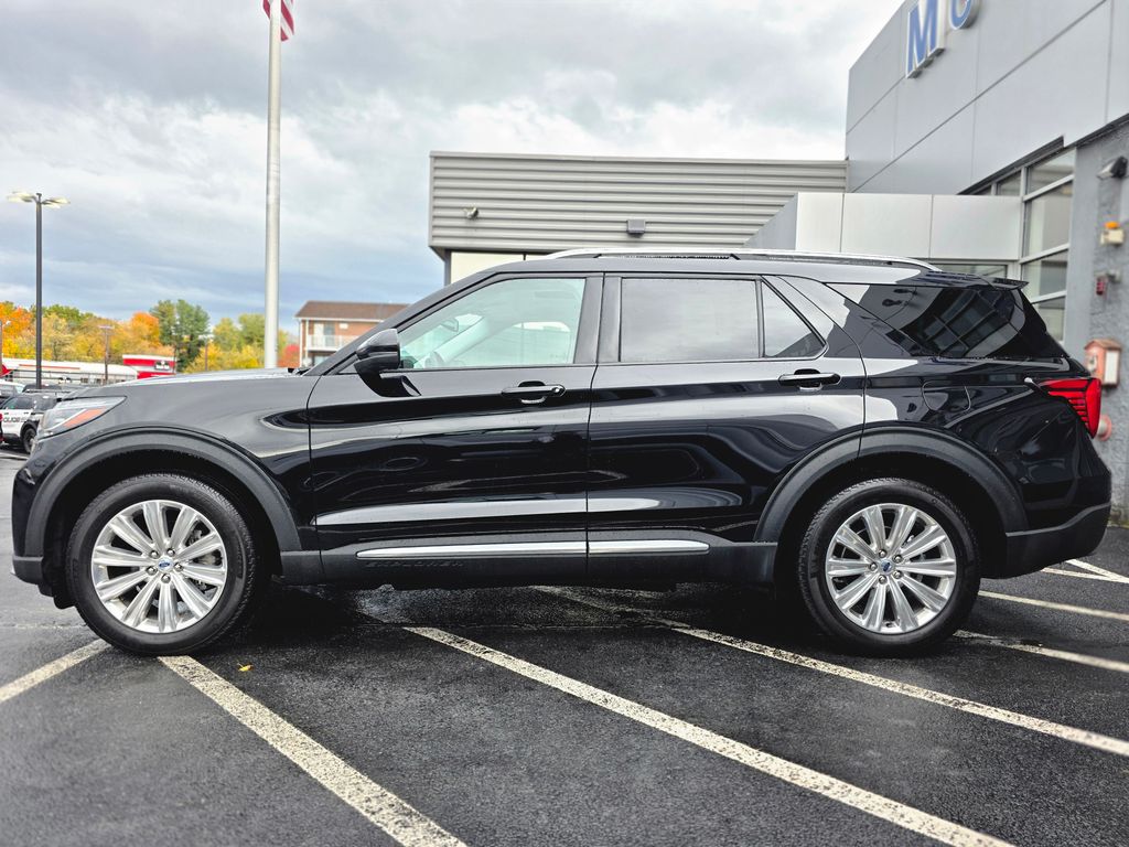 2025 Ford Explorer Platinum photo 2