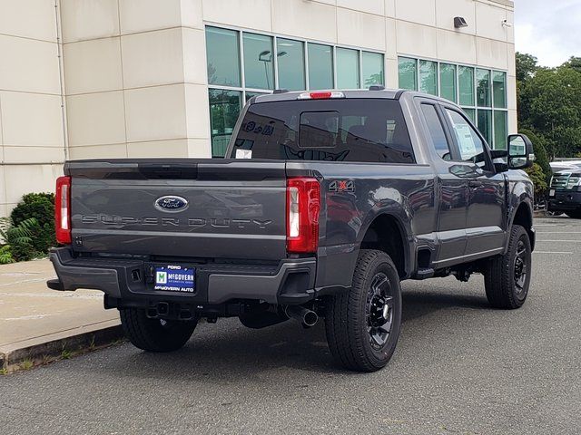2026 Ford F-350 photo 3