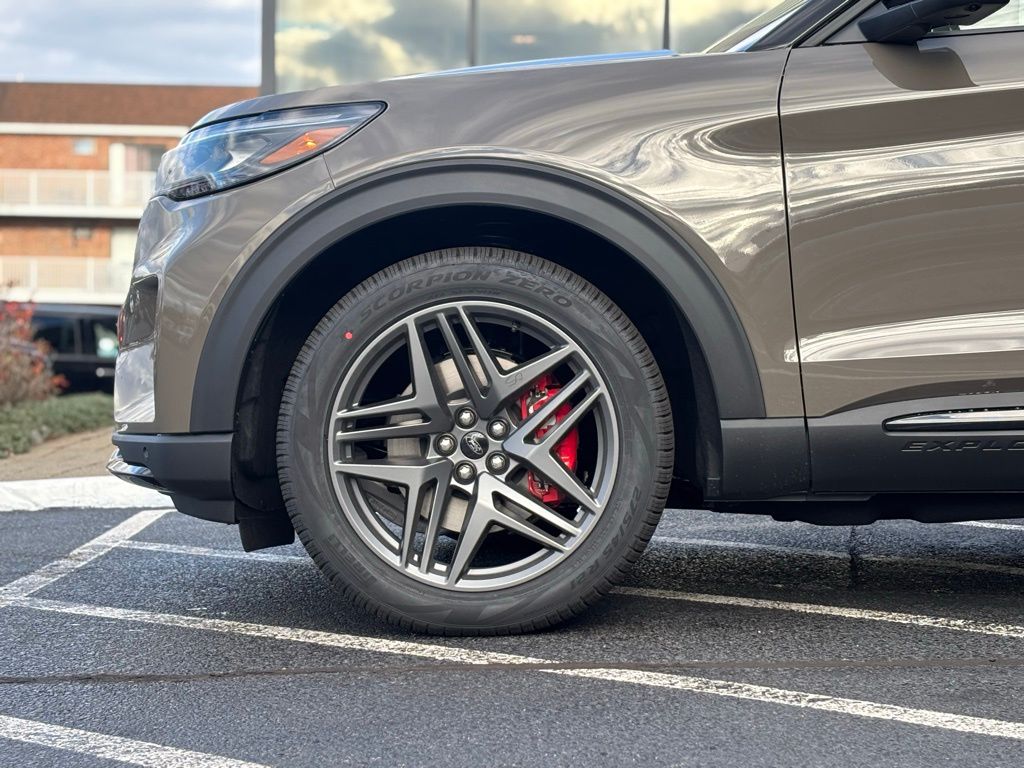 2026 Ford Explorer ST photo 2
