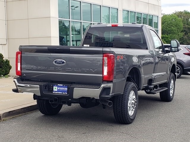 2025 Ford F-350 XLT photo 3