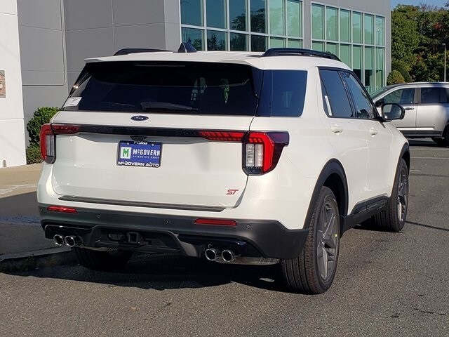 2025 Ford Explorer ST photo 3