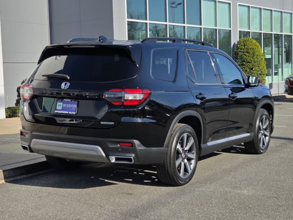 Used 2023 Honda Pilot Touring SUV