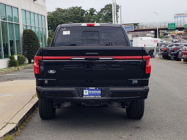 2025 Ford F-150 Lightning Platinum - Photo 7