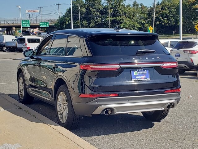 2023 Lincoln Corsair Standard photo 2