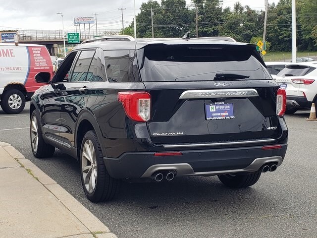 2022 Ford Explorer Platinum photo 2