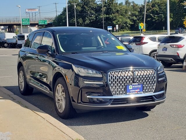 2023 Lincoln Corsair Standard photo 4