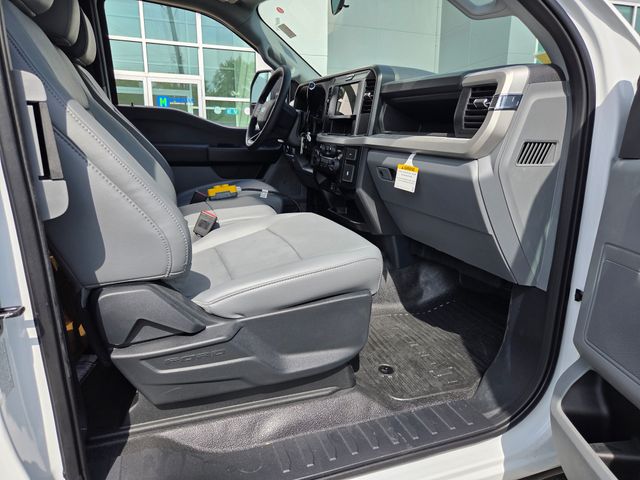 2026 Ford F-350 Super Duty Chassis Cab XL - Photo 14