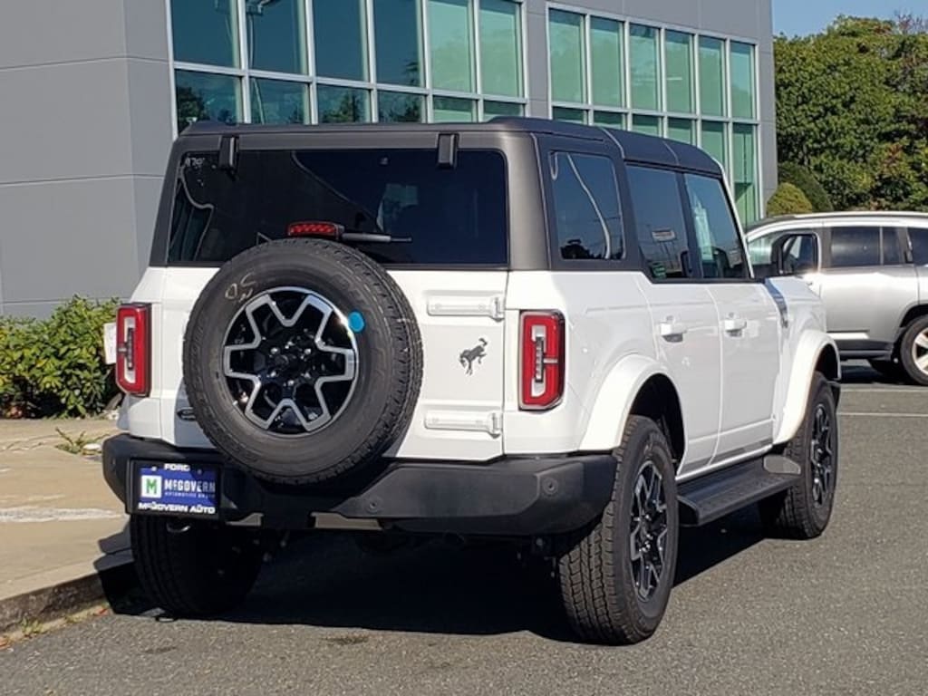 New 2025 Ford Bronco Outer Banks SUV