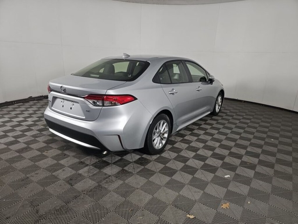Used 2022 Toyota Corolla LE Sedan