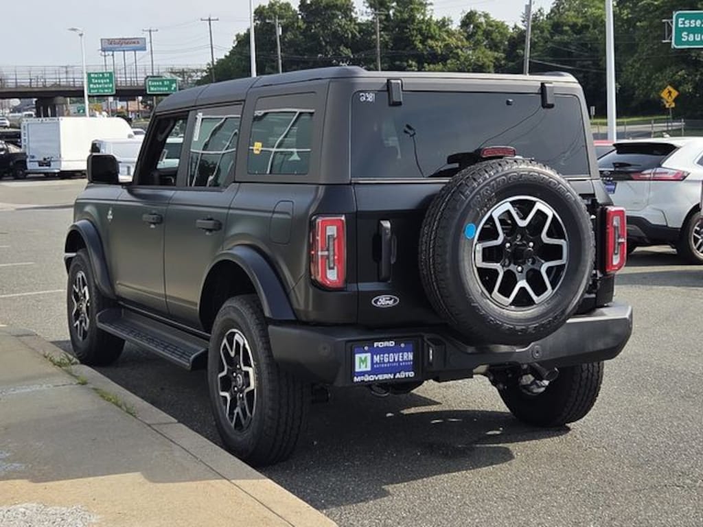 New 2026 Ford Bronco Outer Banks SUV