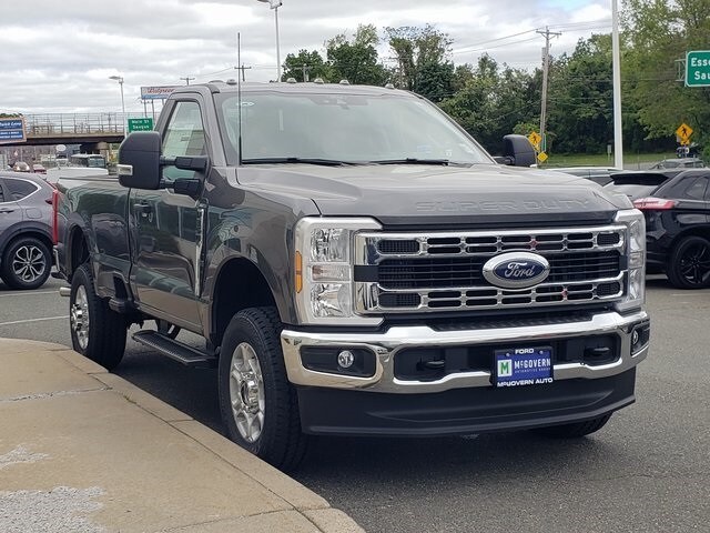 2025 Ford F-350 XLT photo 4