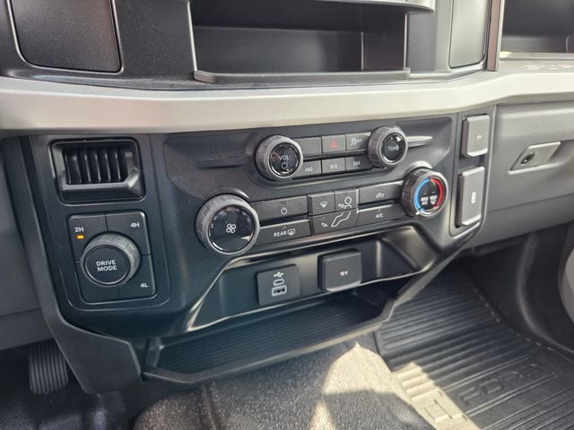 2026 Ford F-350 Super Duty Chassis Cab XL - Photo 21