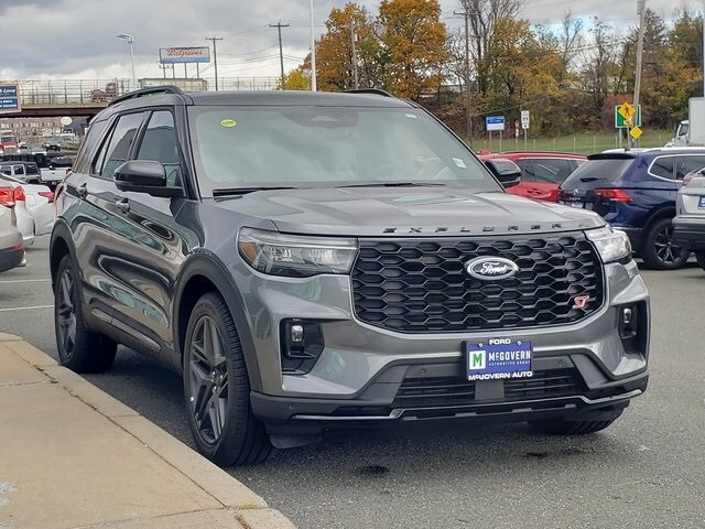 2025 Ford Explorer ST photo 3