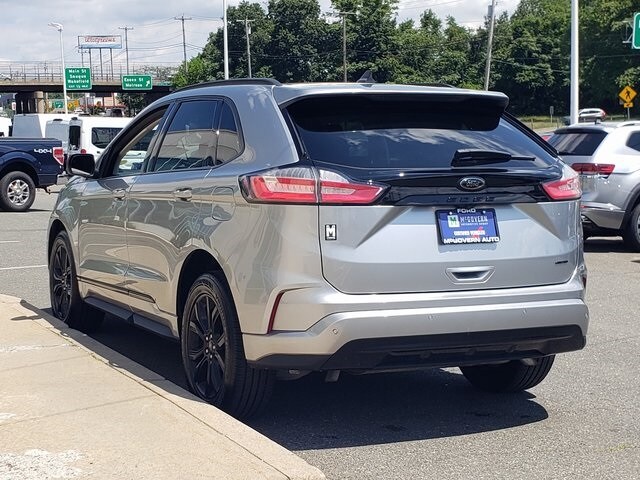 2022 Ford Edge SE photo 2