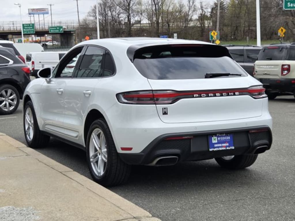Used 2022 Porsche Macan Base SUV