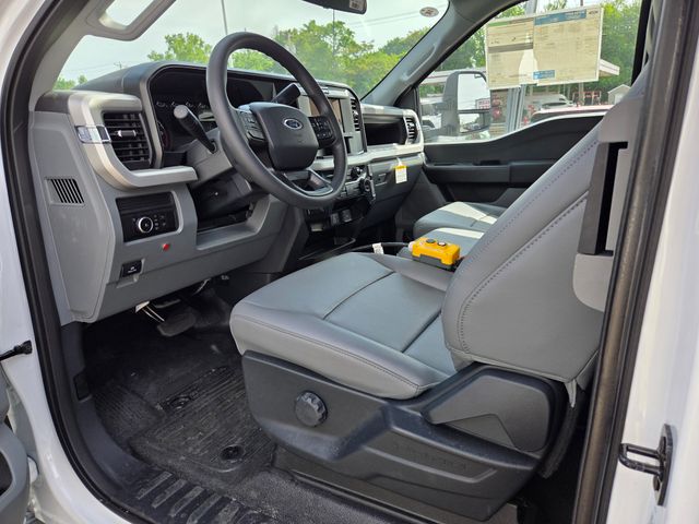 2026 Ford F-350 Super Duty Chassis Cab XL - Photo 11