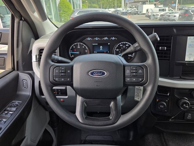 2026 Ford F-350 Super Duty Chassis Cab XL - Photo 31